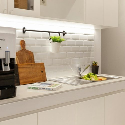 Transform Your Small Kitchen: 15 Space-Saving Hacks for a Functional and Stylish Space